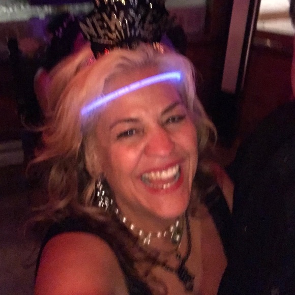 Meet your Posher, Margo - Picture 1 of 1